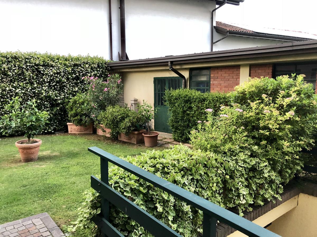 Hotel Visconti Cardano Al Campo Eksteriør billede